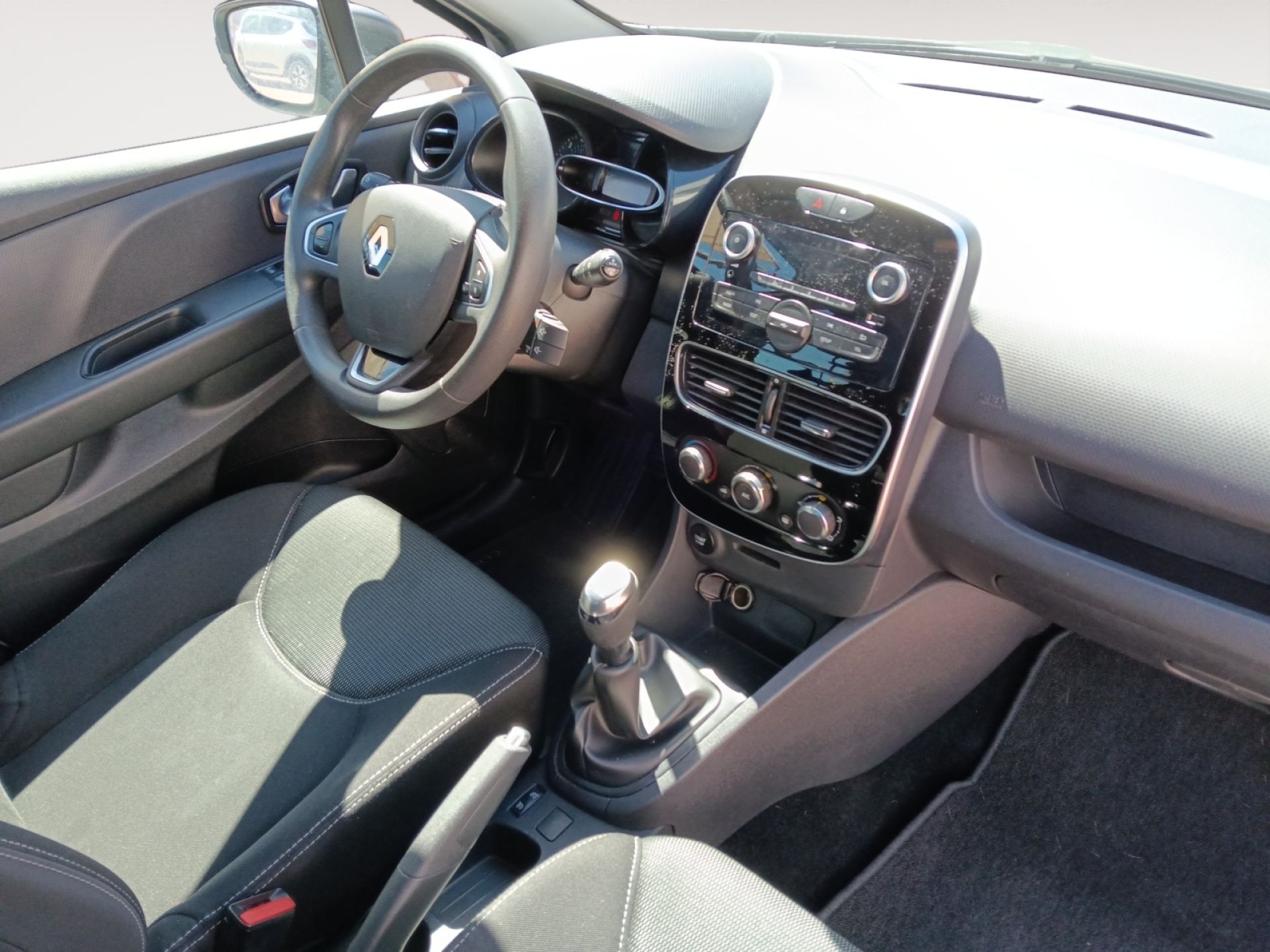 Renault Clio - 8