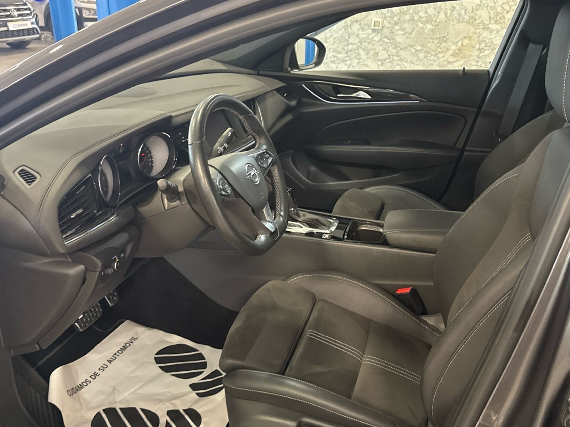 Opel Insignia - 10