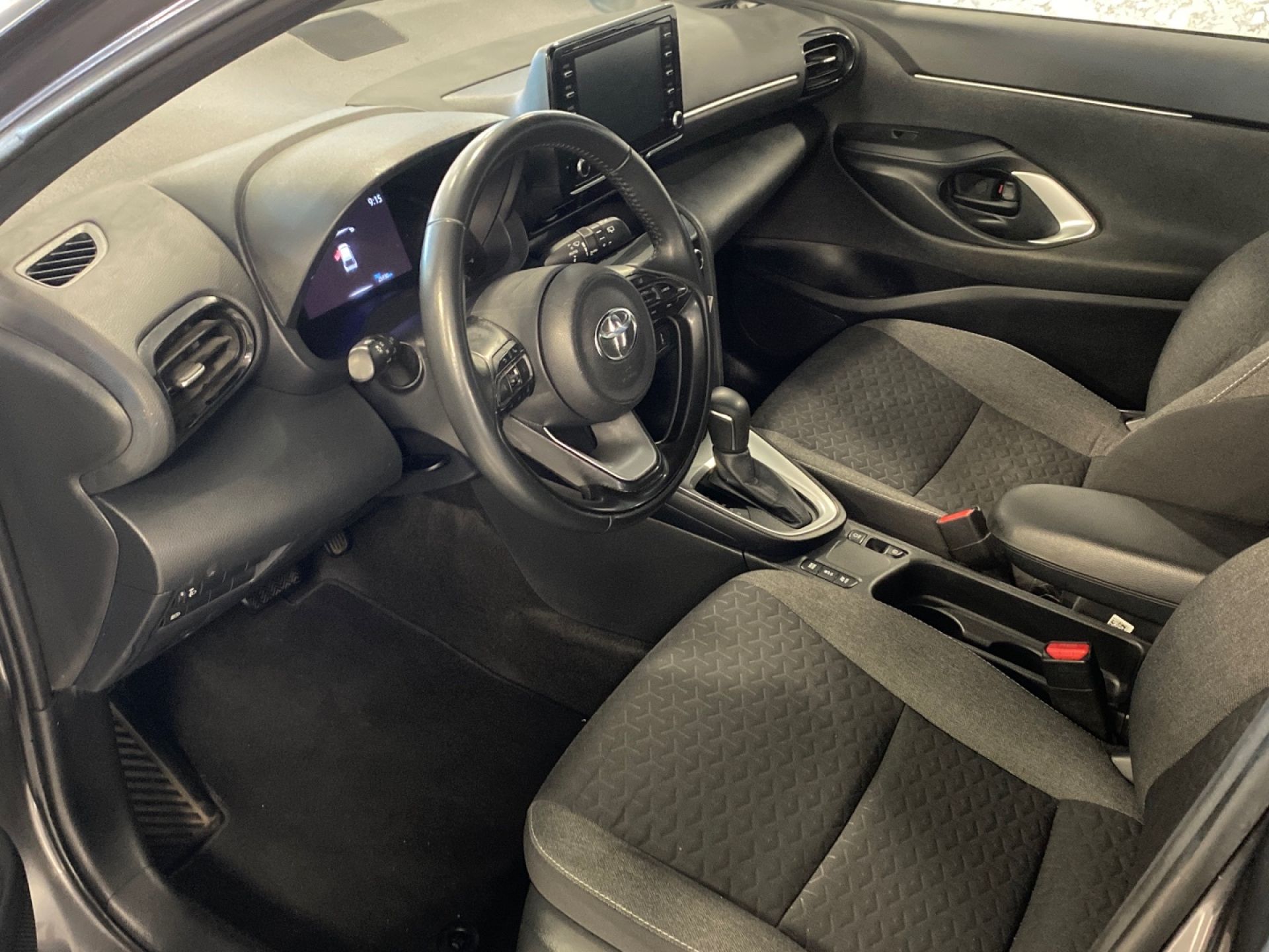 TOYOTA Yaris Cross - 11