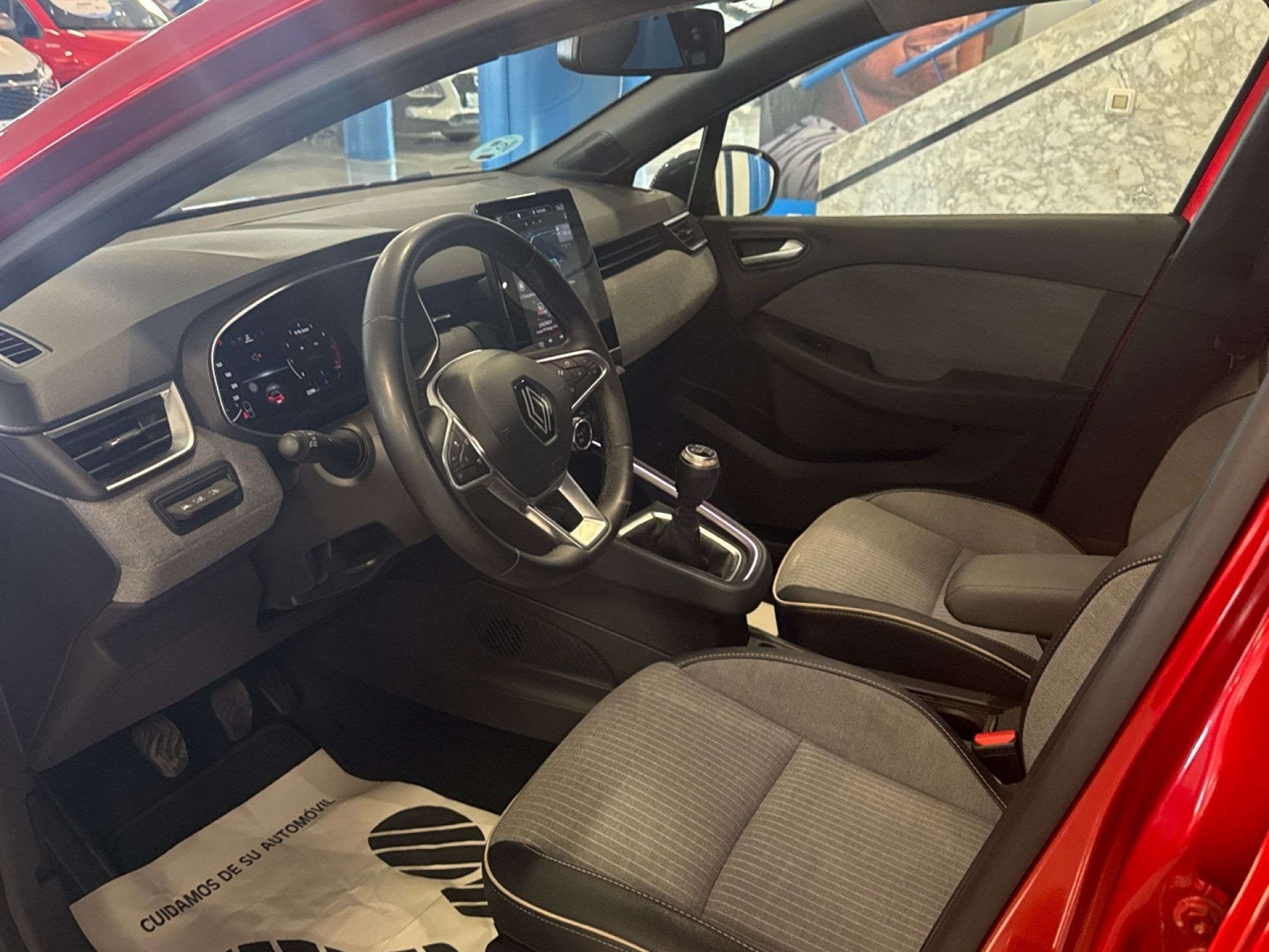 Renault Clio - 11
