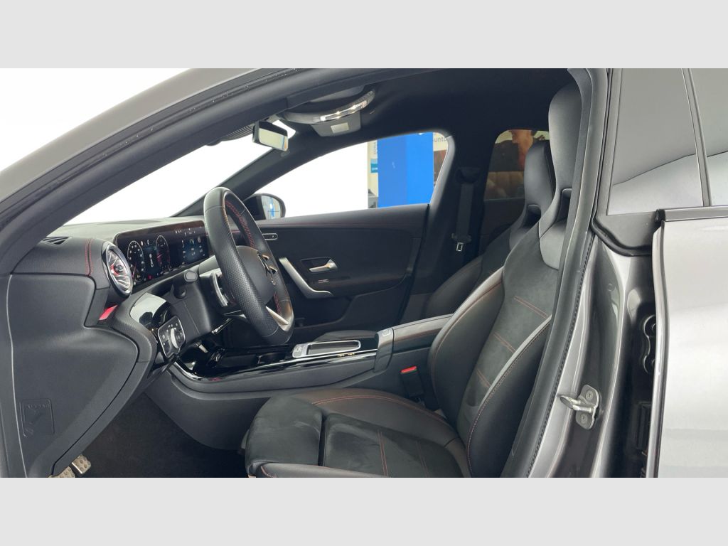 Mercedes-Benz CLA - 11