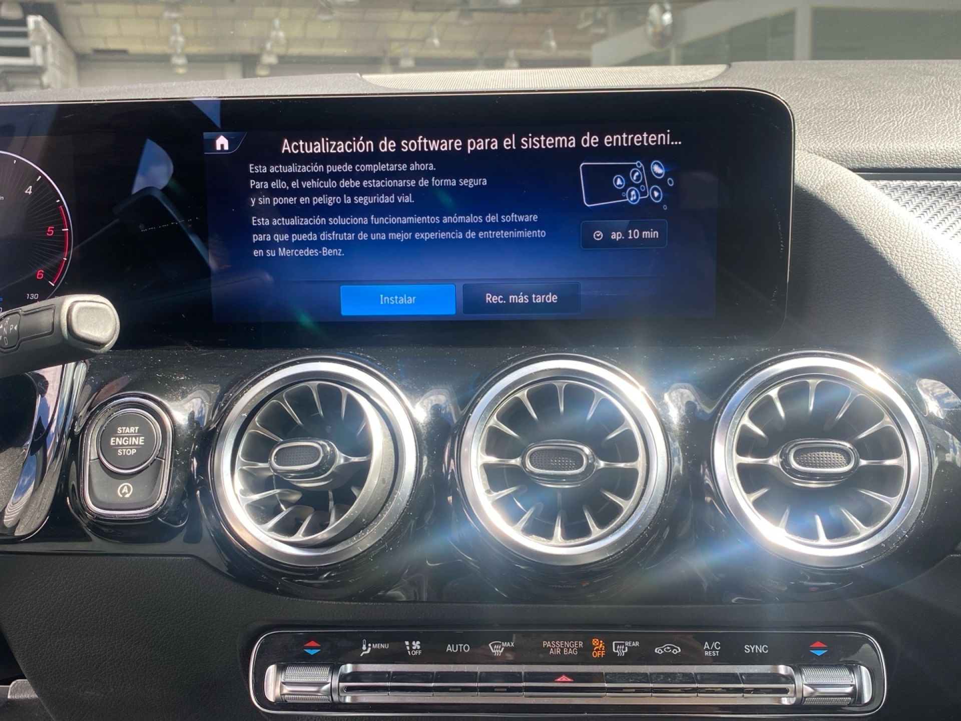 Mercedes-Benz GLA - 2