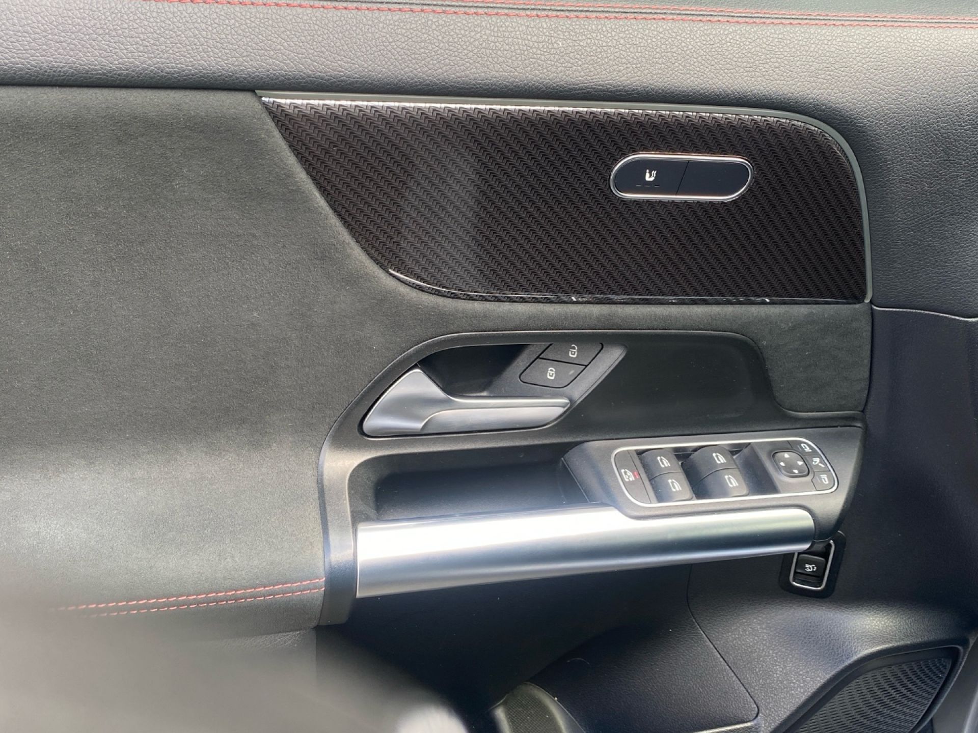 Mercedes-Benz GLA - 4