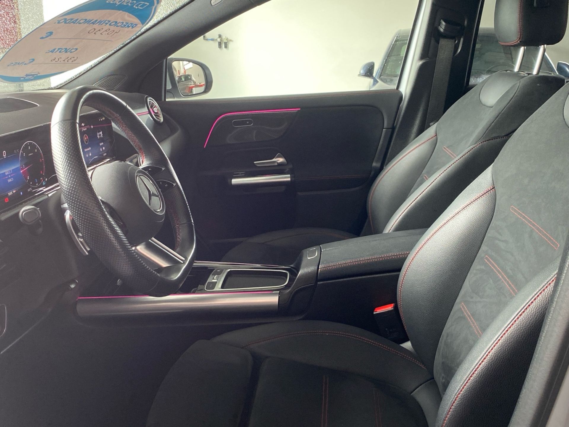 Mercedes-Benz GLA - 8