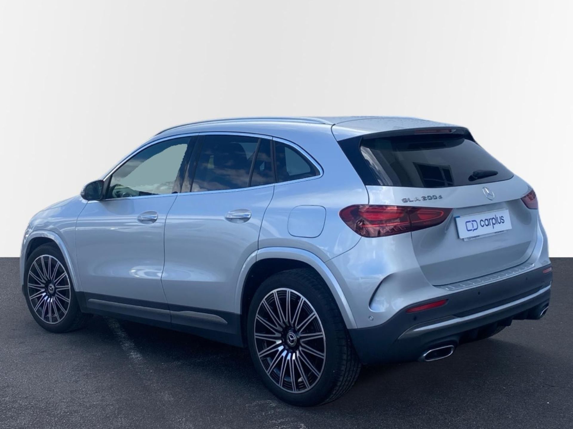 Mercedes-Benz GLA - 5