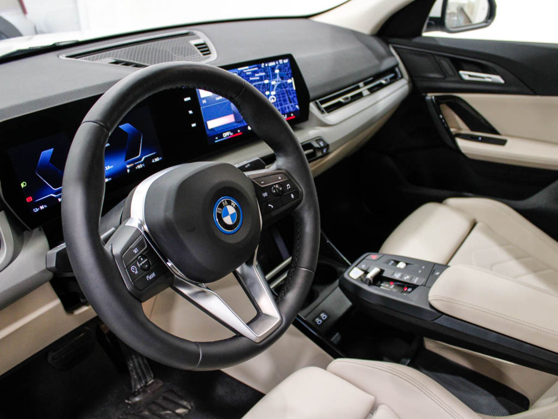BMW ix2 - 10