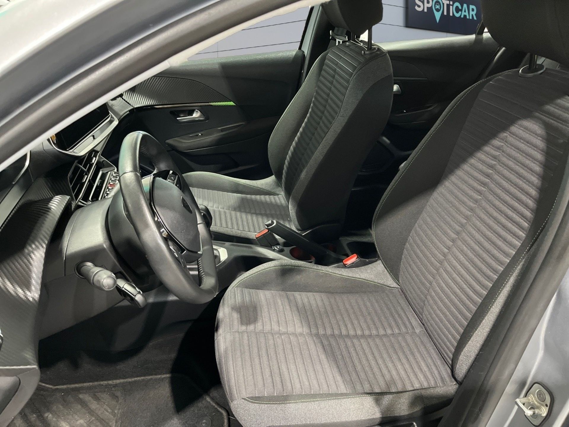 Peugeot 208 - 11