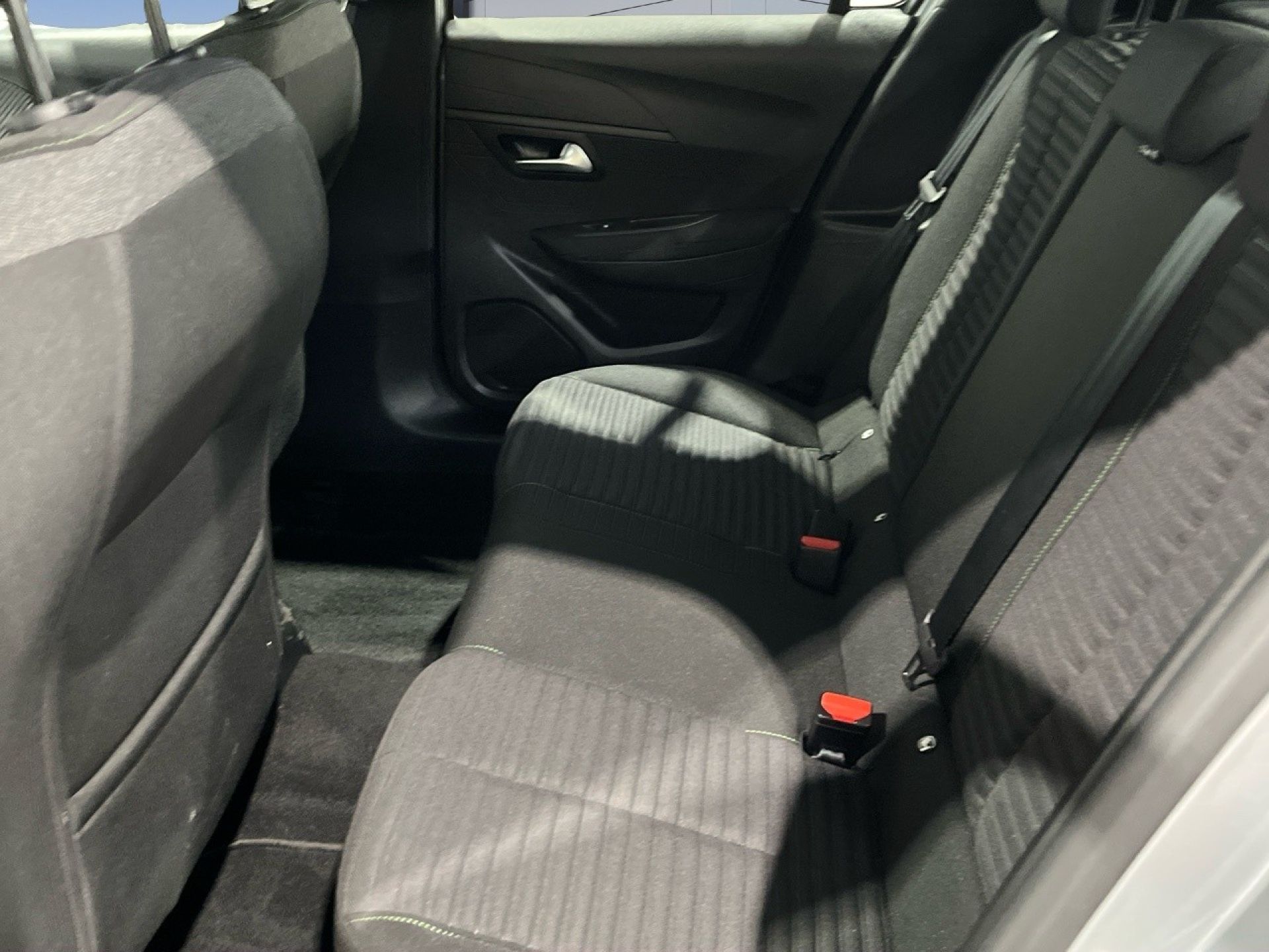 Peugeot 208 - 12