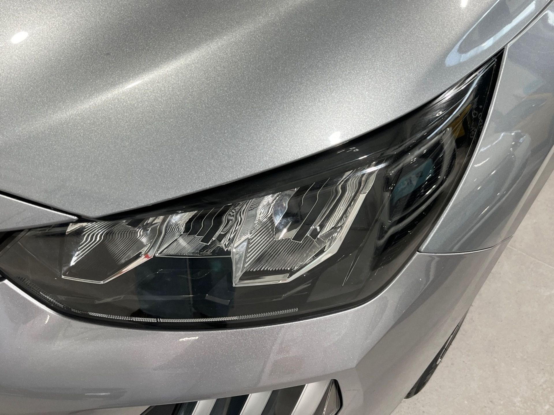 Peugeot 208 - 9