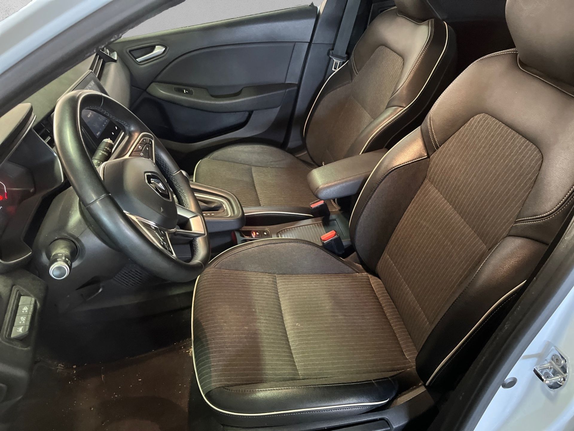 Renault Clio - 11