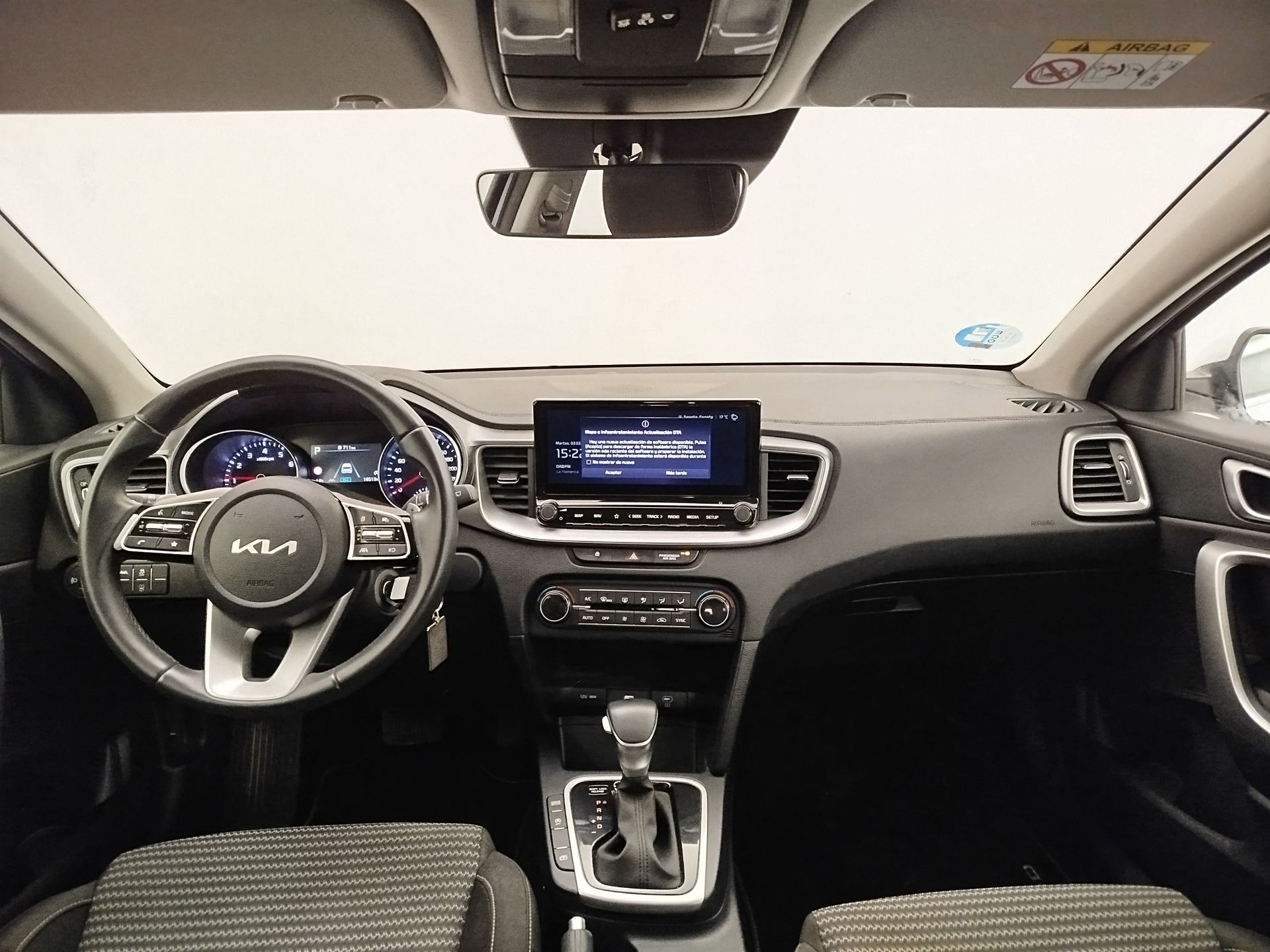 Kia Ceed - 10
