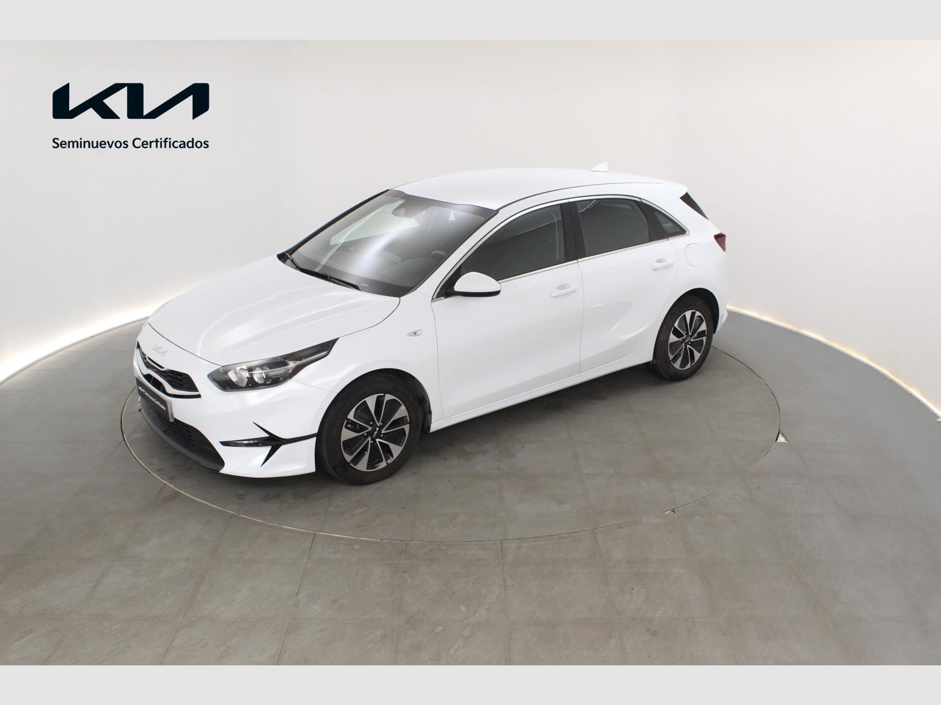 Kia Ceed - 12