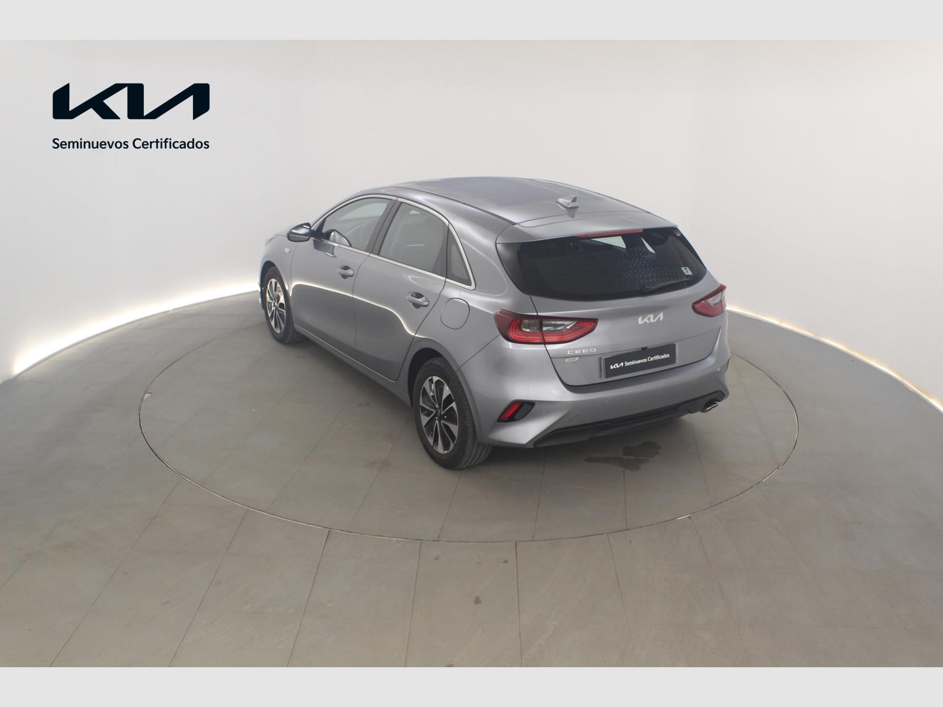 Kia Ceed - 4