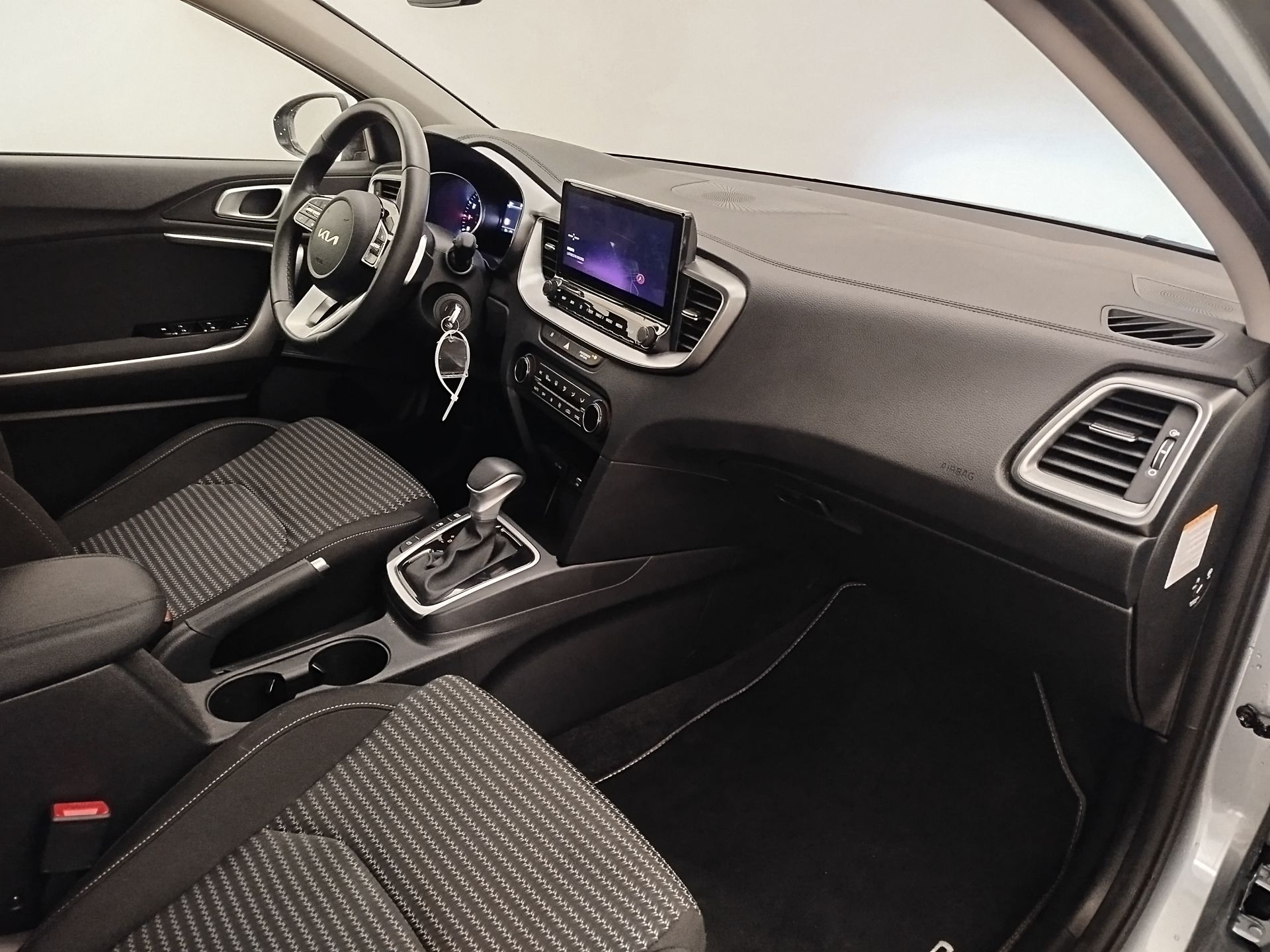 Kia Ceed - 10