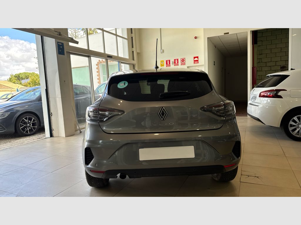 Renault Clio - 6