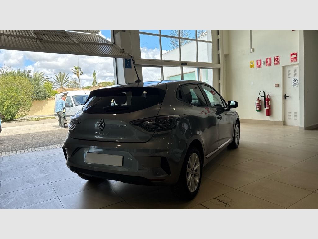 Renault Clio - 7