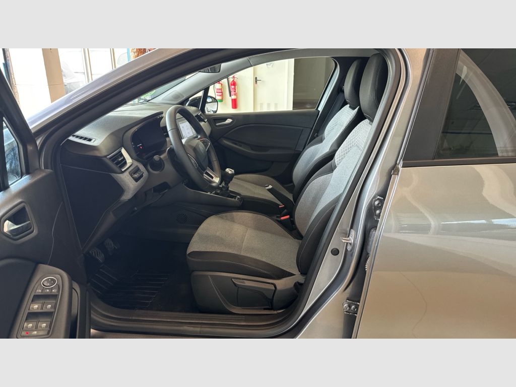 Renault Clio - 11