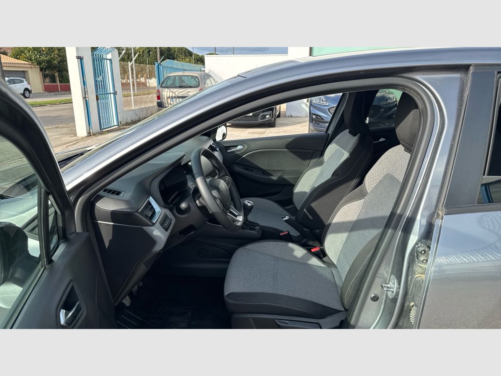 Renault Clio - 11