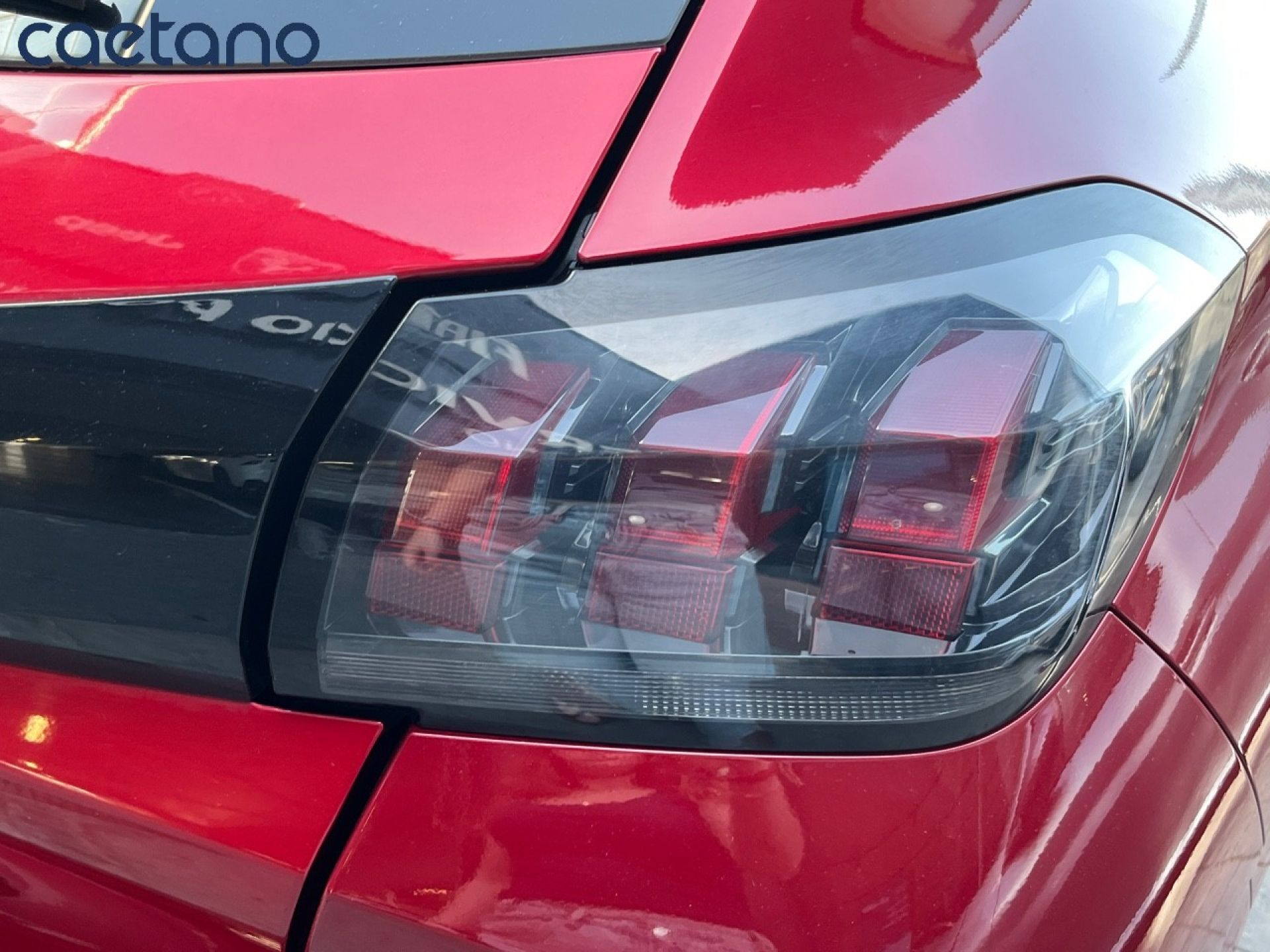 Peugeot 208 - 10