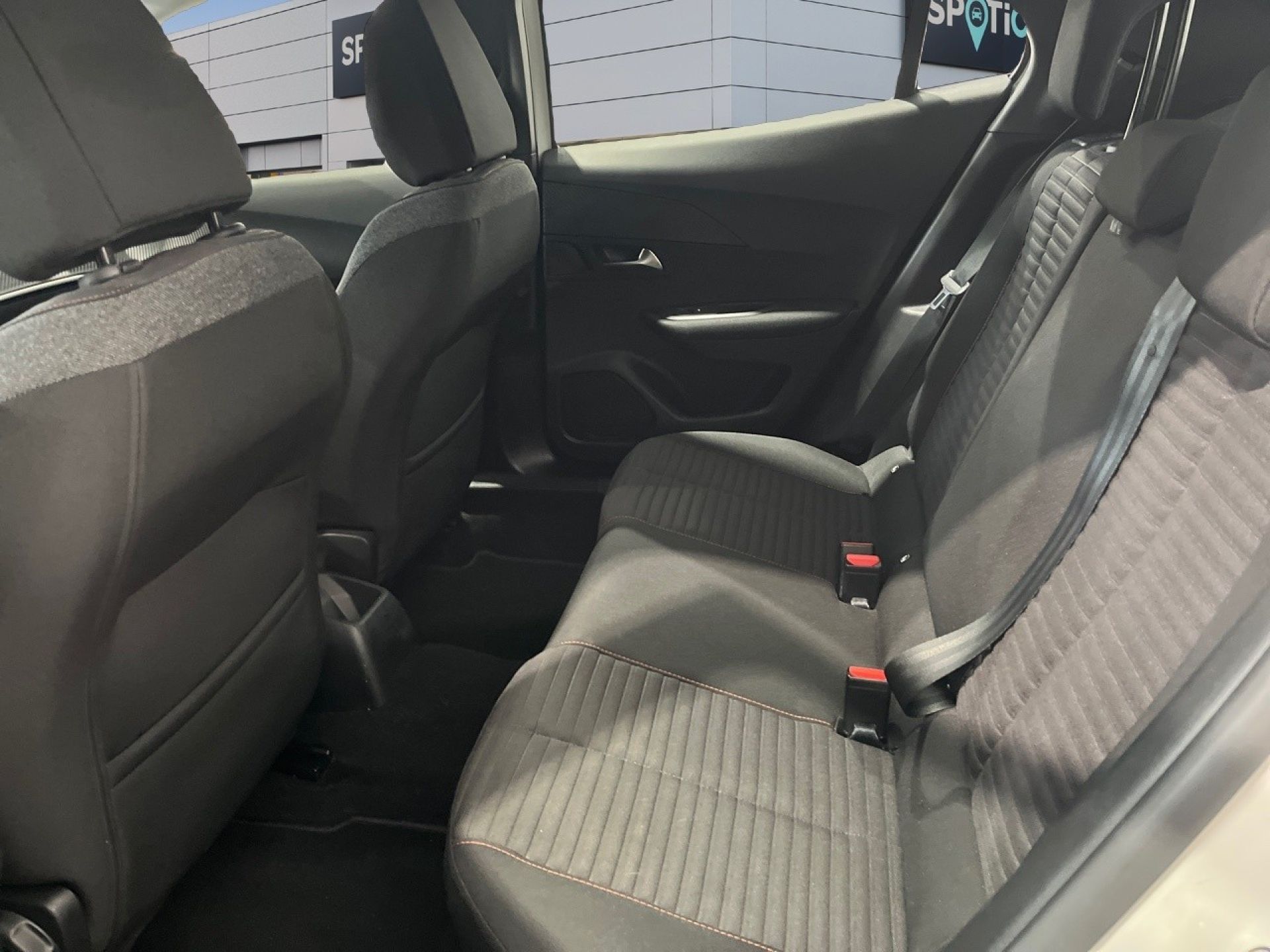Peugeot 2008 - 11