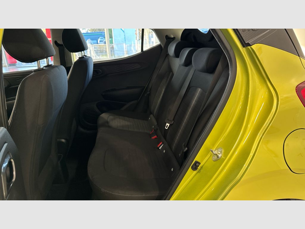 Hyundai i10 - 12