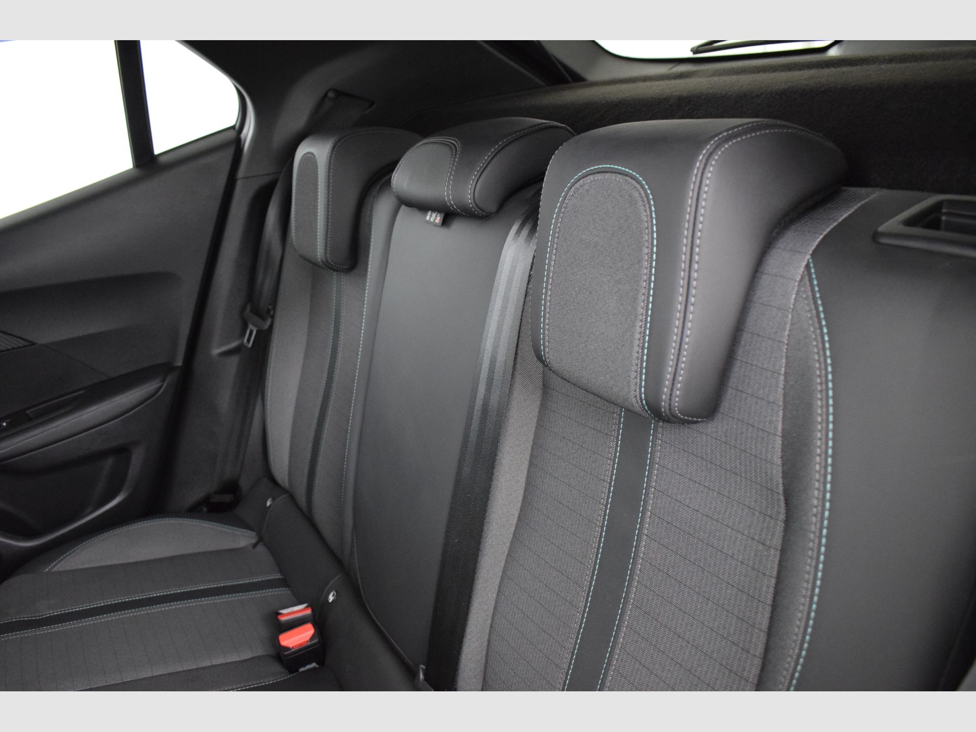 Peugeot 2008 - 9