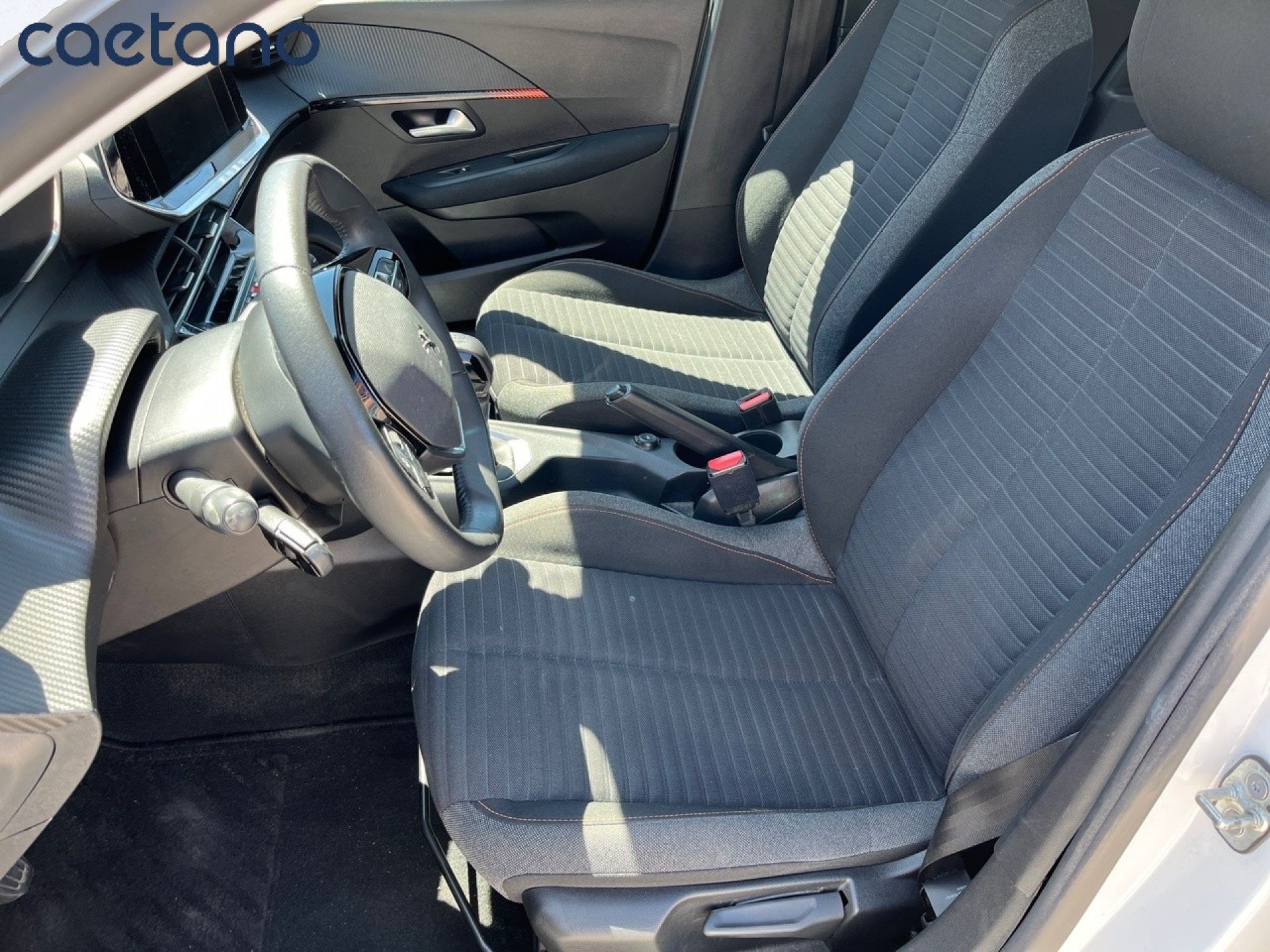 Peugeot 208 - 11