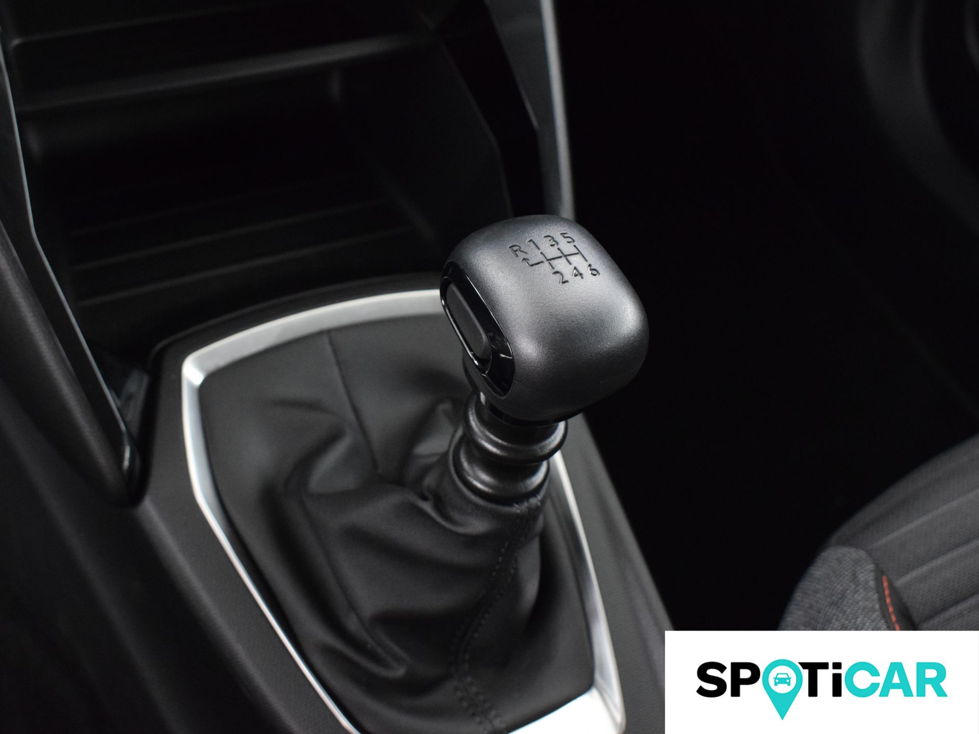 Peugeot 2008 - 5