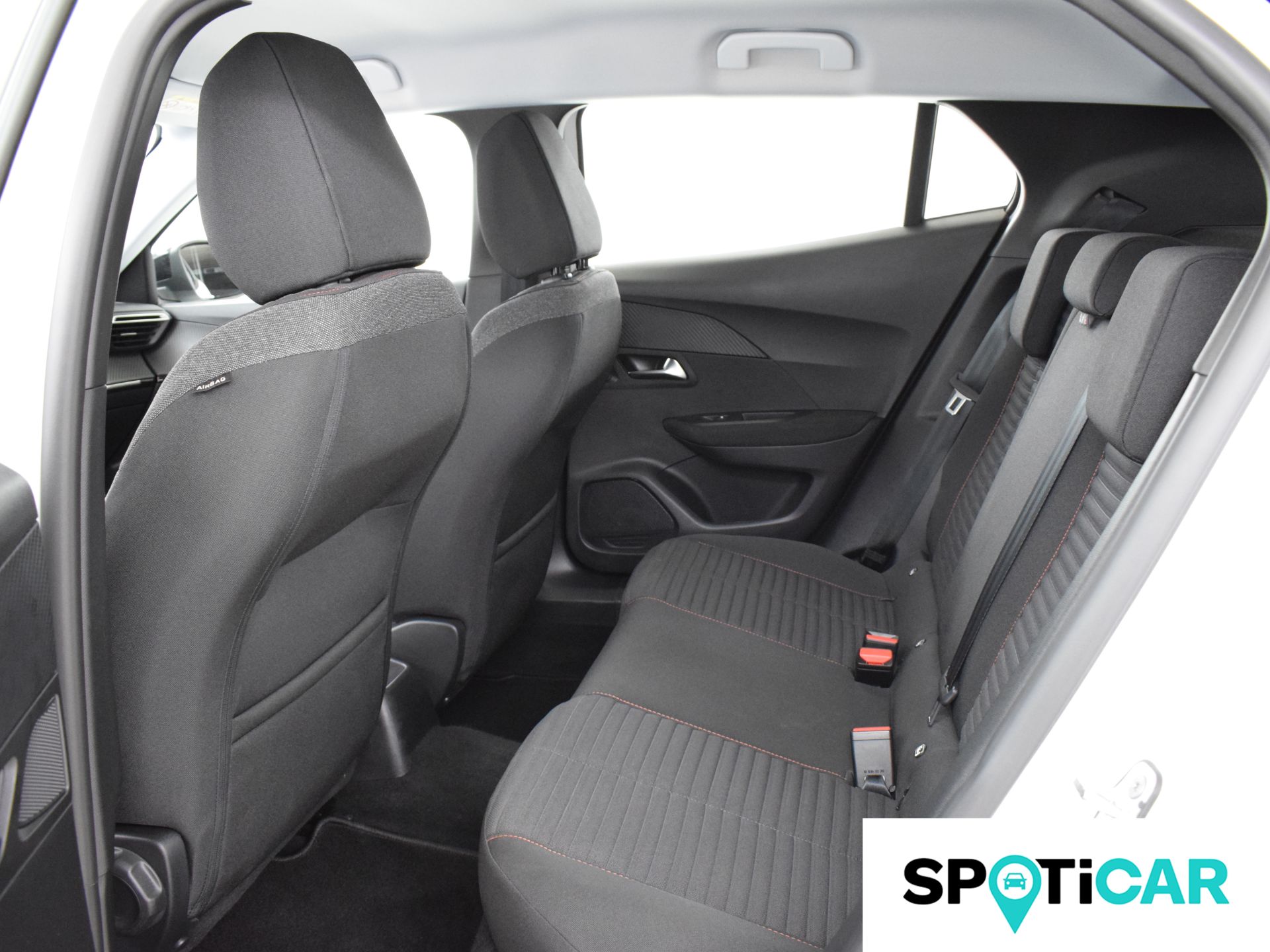 Peugeot 2008 - 4