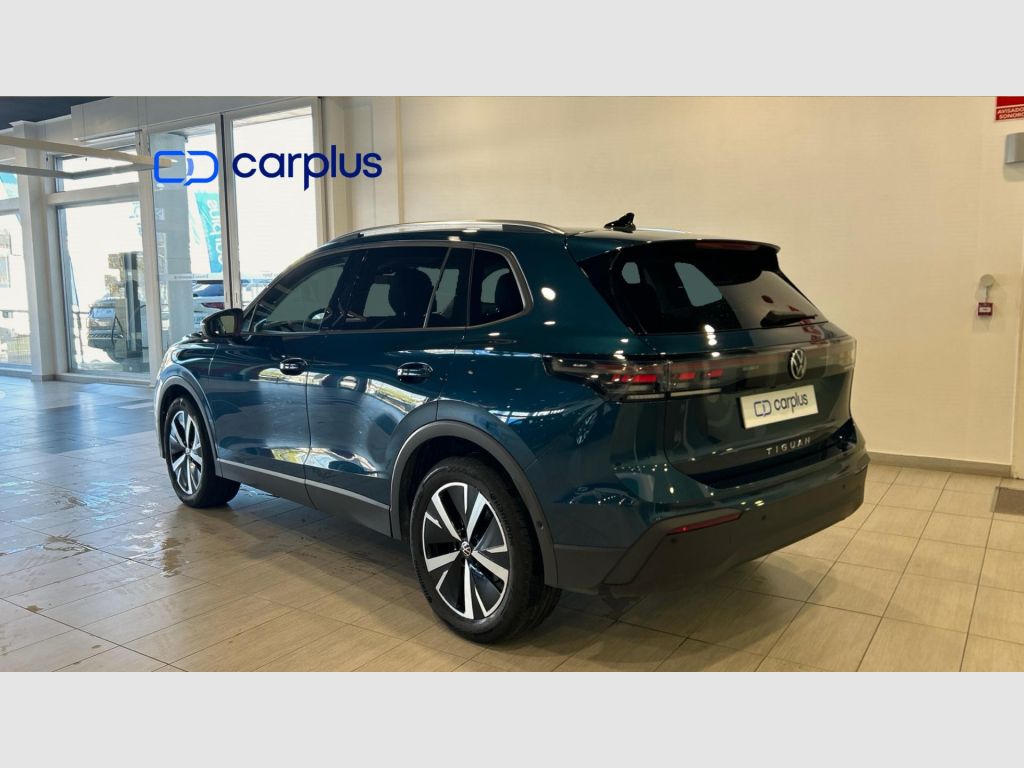 Volkswagen Tiguan - 5