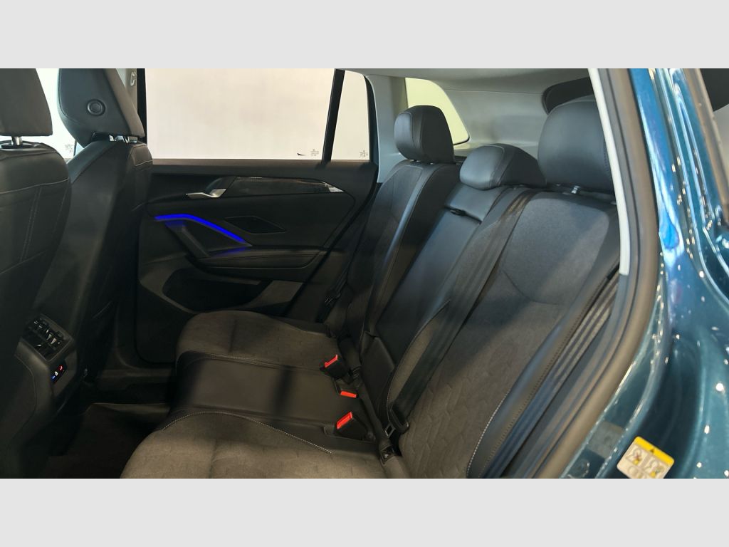 Volkswagen Tiguan - 12