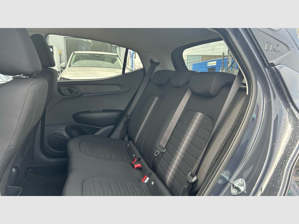 Hyundai i10 - 12