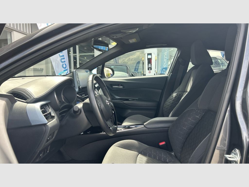 TOYOTA C-HR - 11