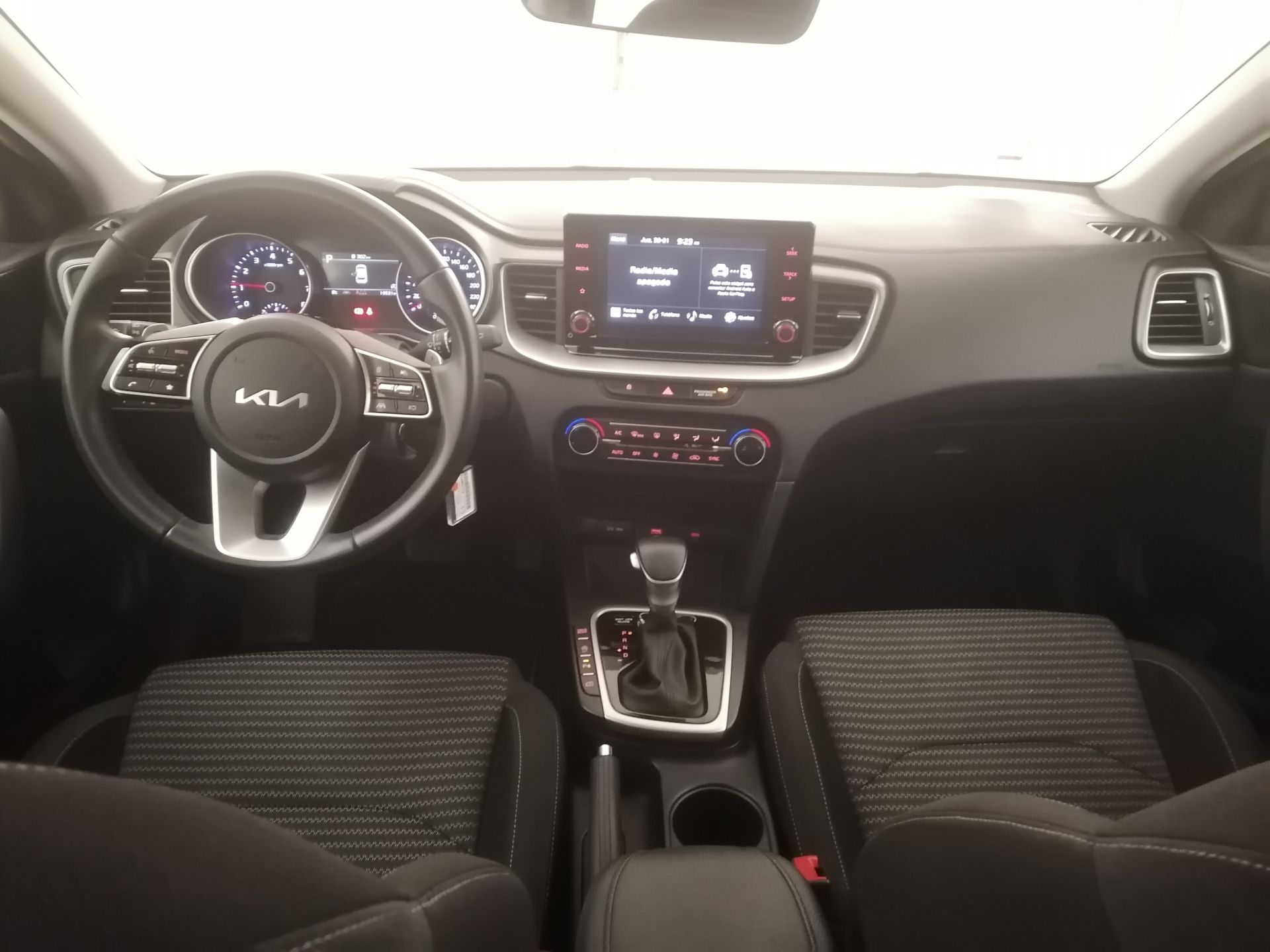 Kia Ceed - 8