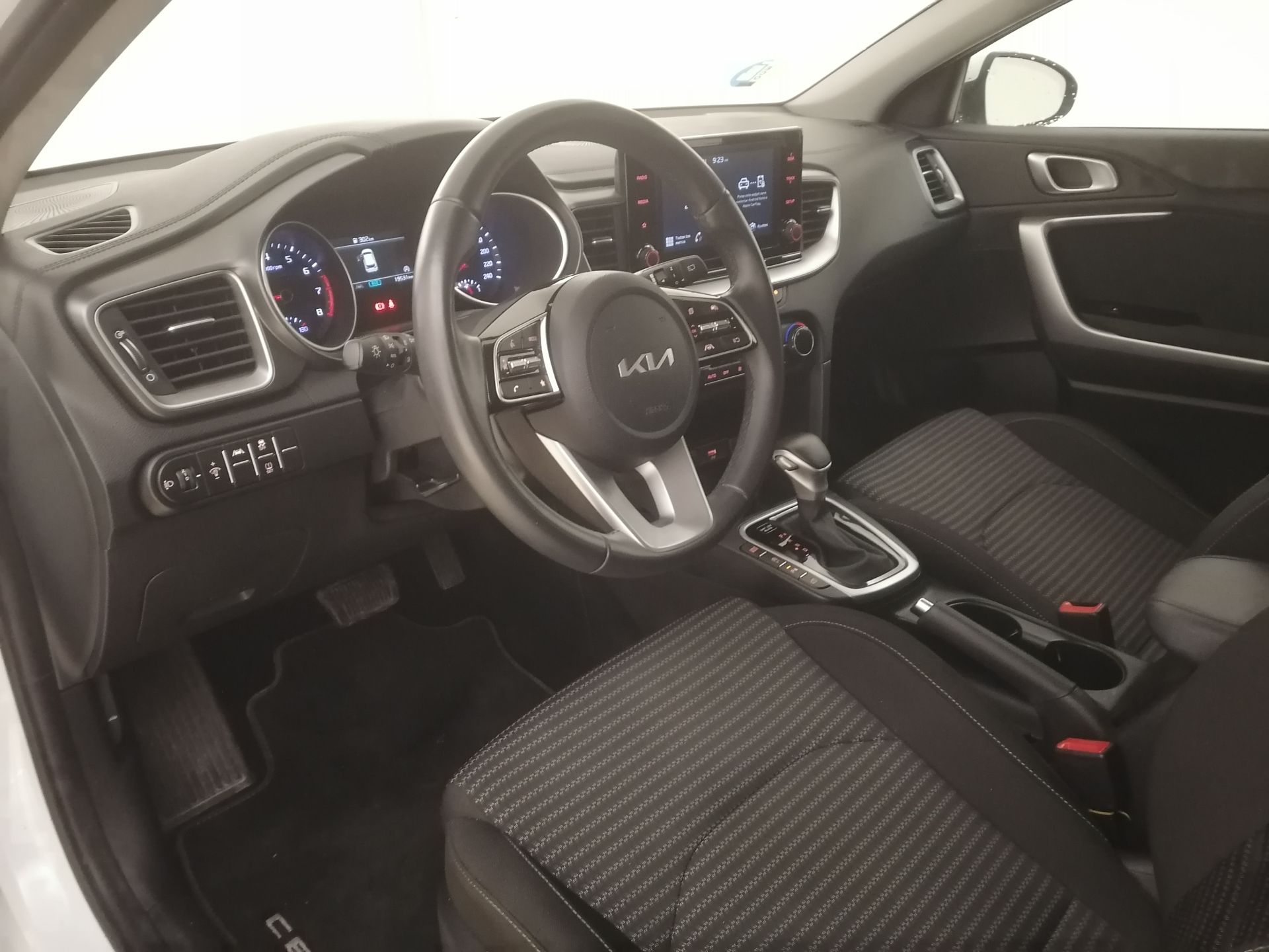 Kia Ceed - 9