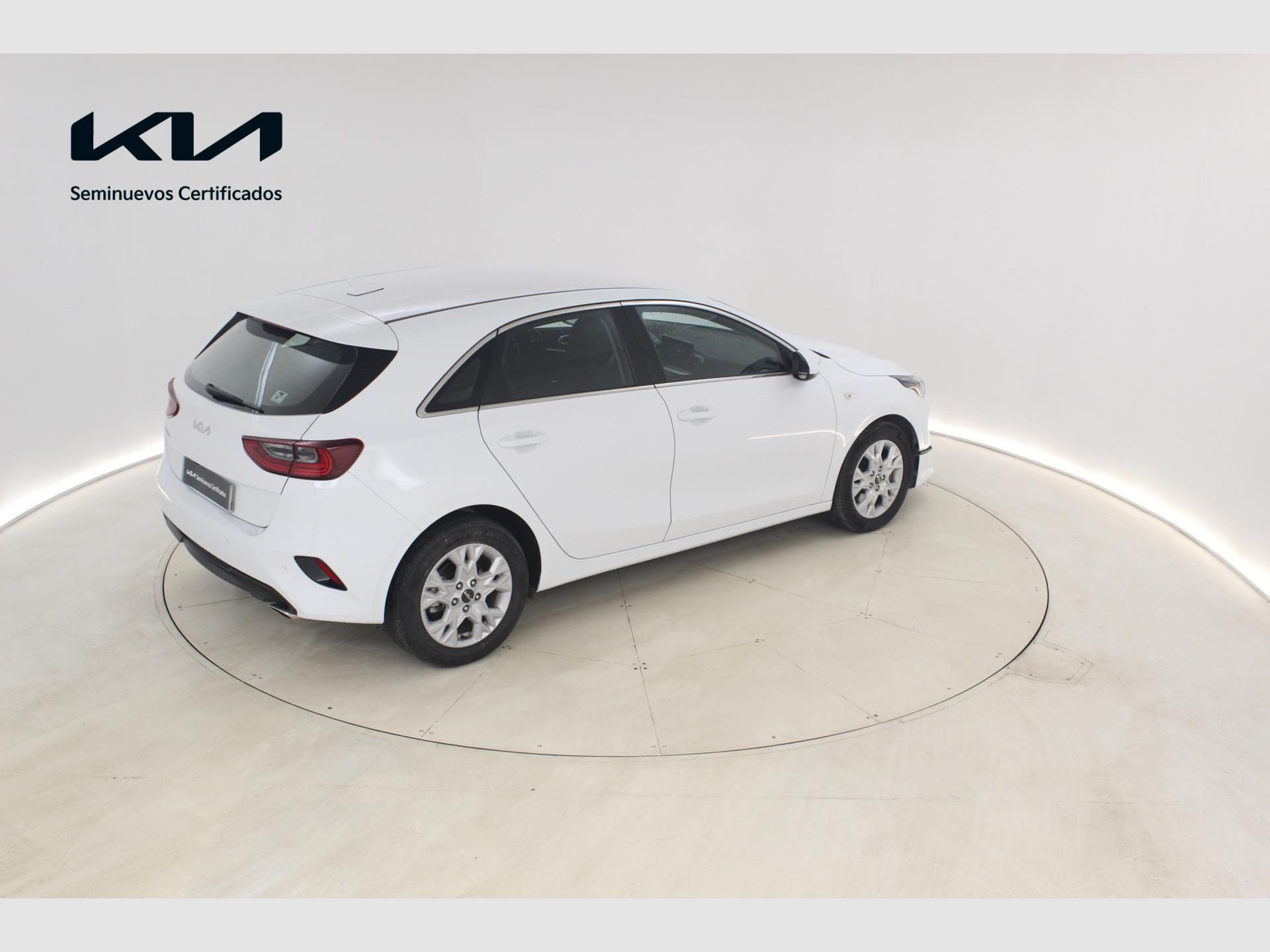 Kia Ceed - 4