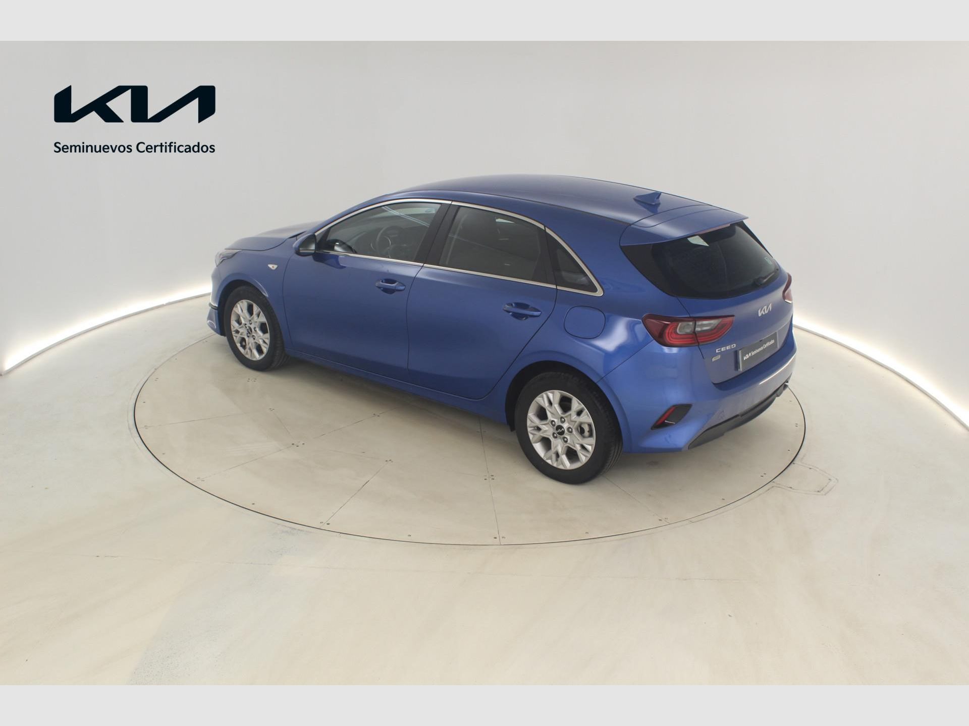 Kia Ceed - 4