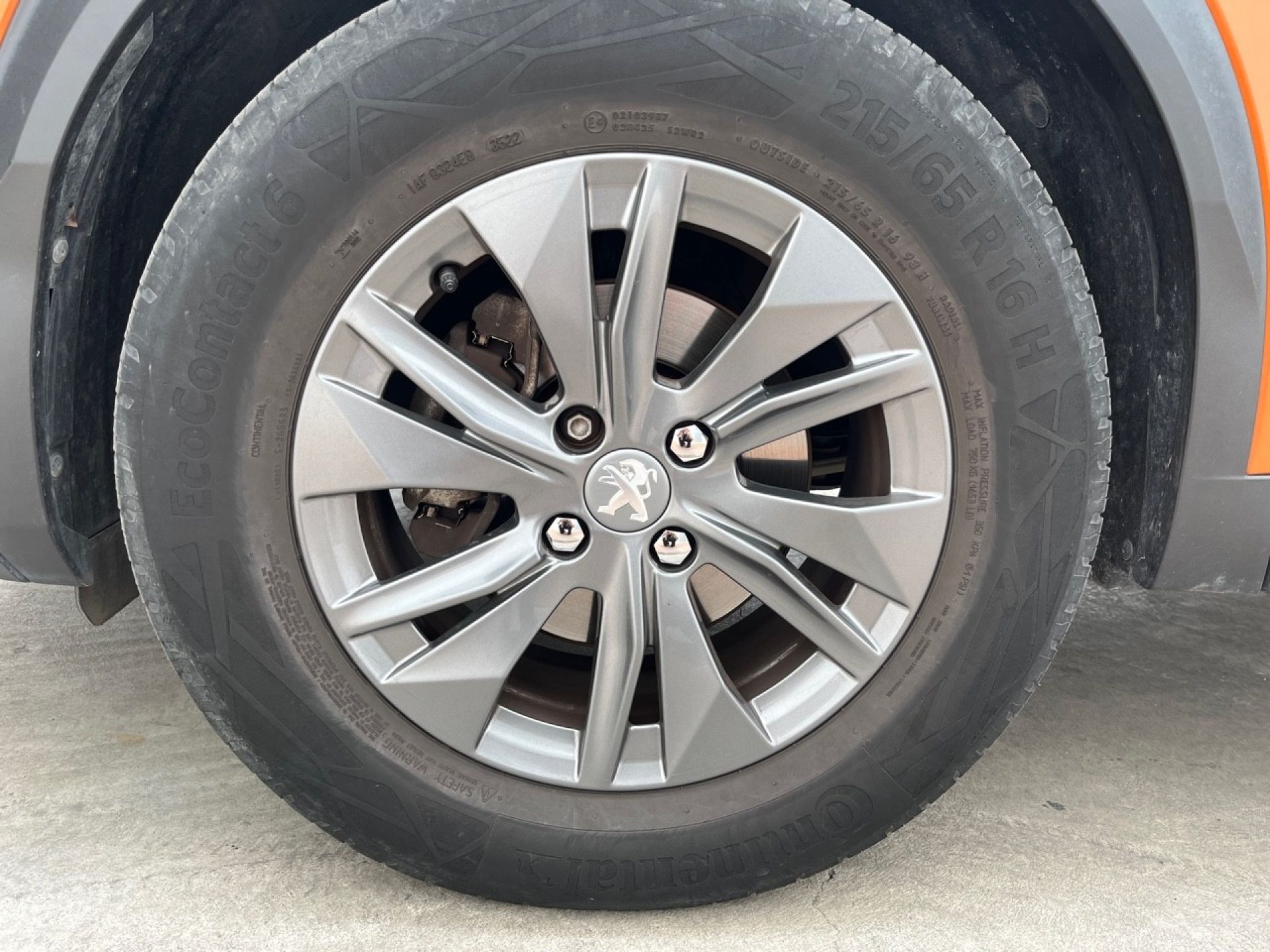 Peugeot 2008 - 8