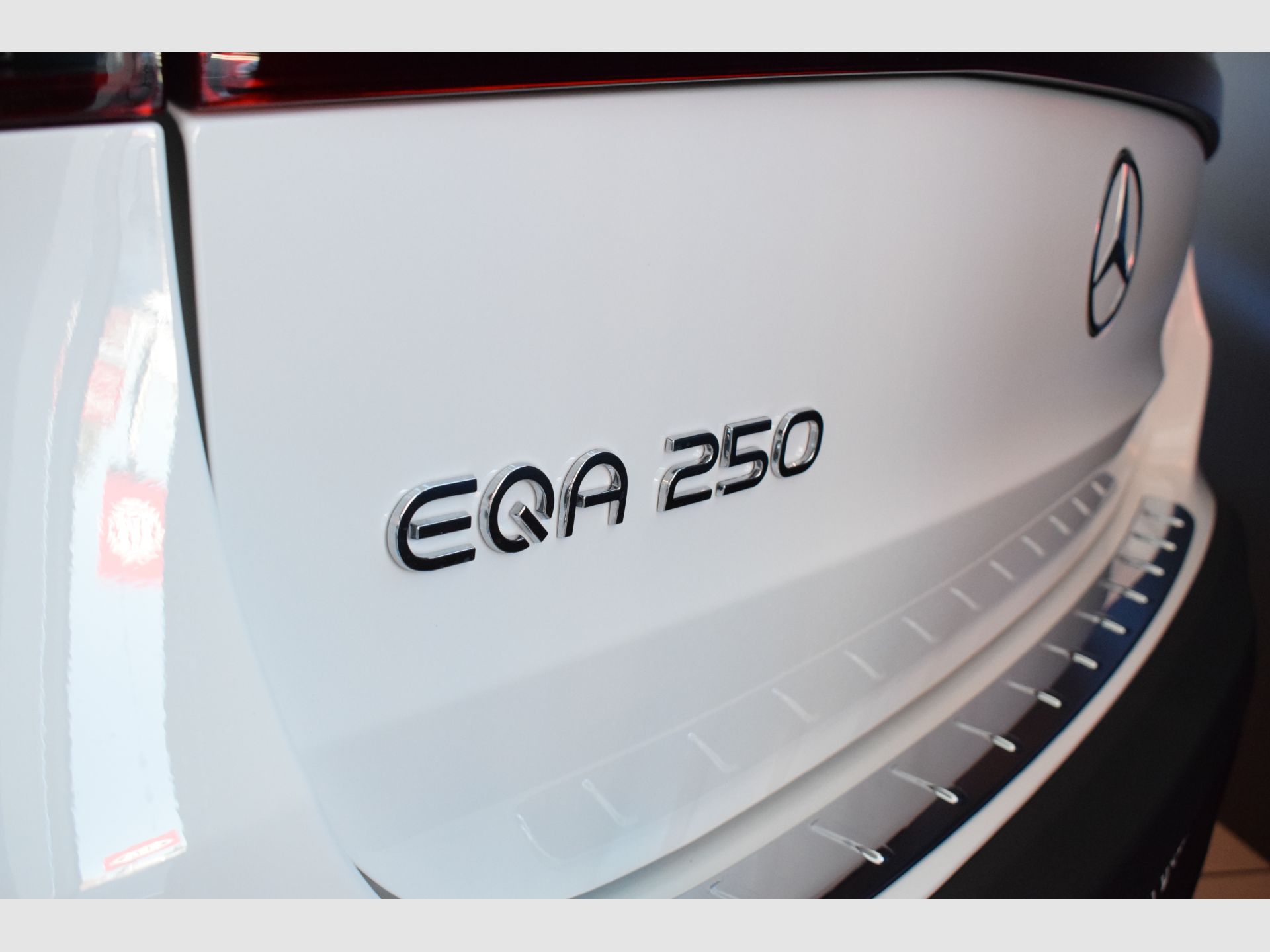 Mercedes-Benz EQA - 2