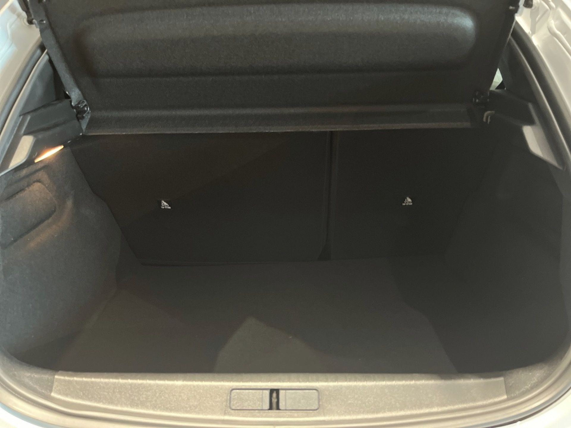 Peugeot 208 - 7