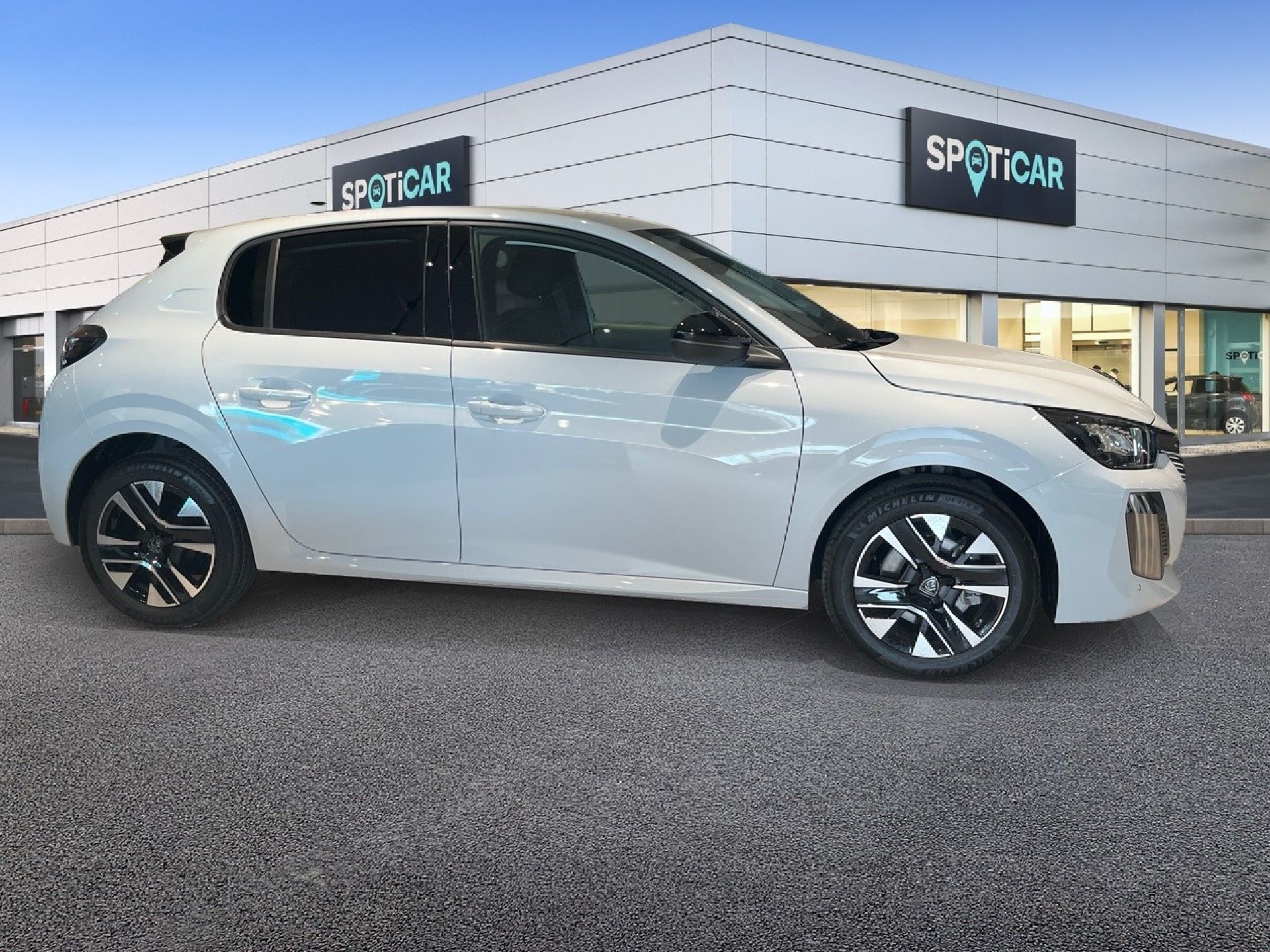 Peugeot 208 - 4