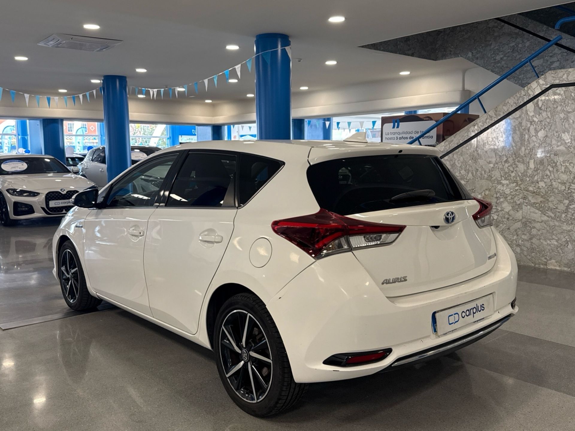 TOYOTA Auris - 4