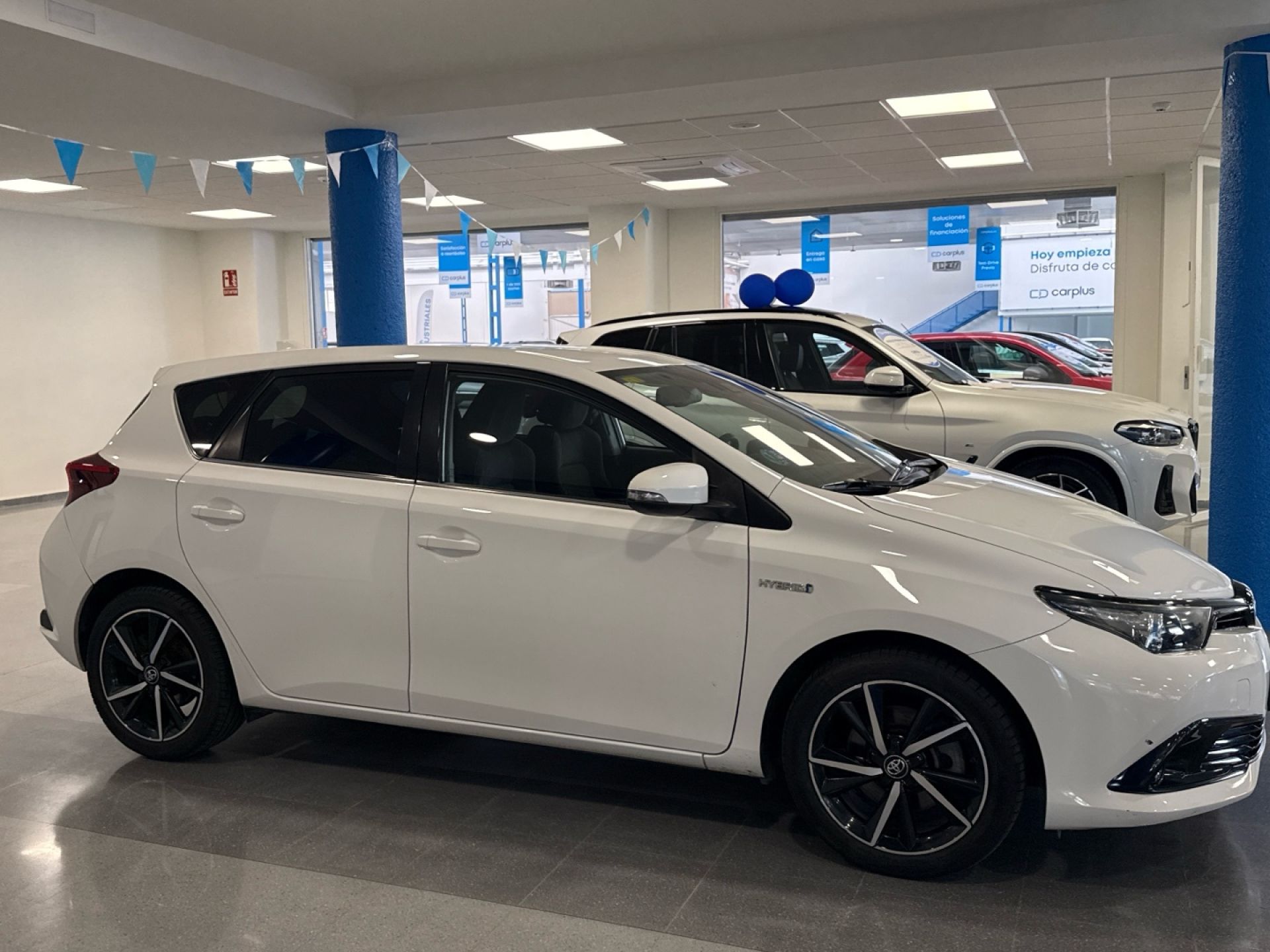 TOYOTA Auris - 8