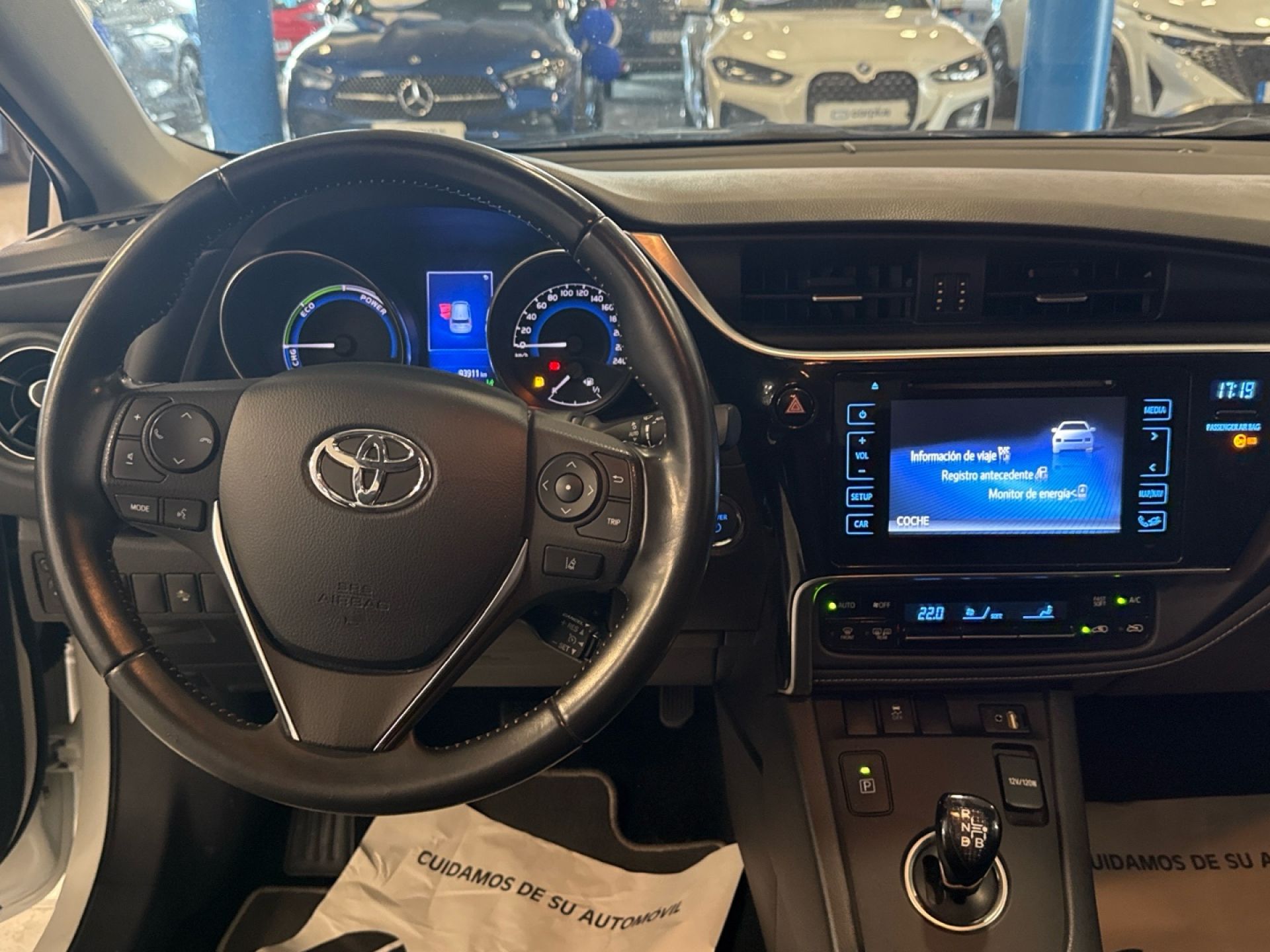 TOYOTA Auris - 9