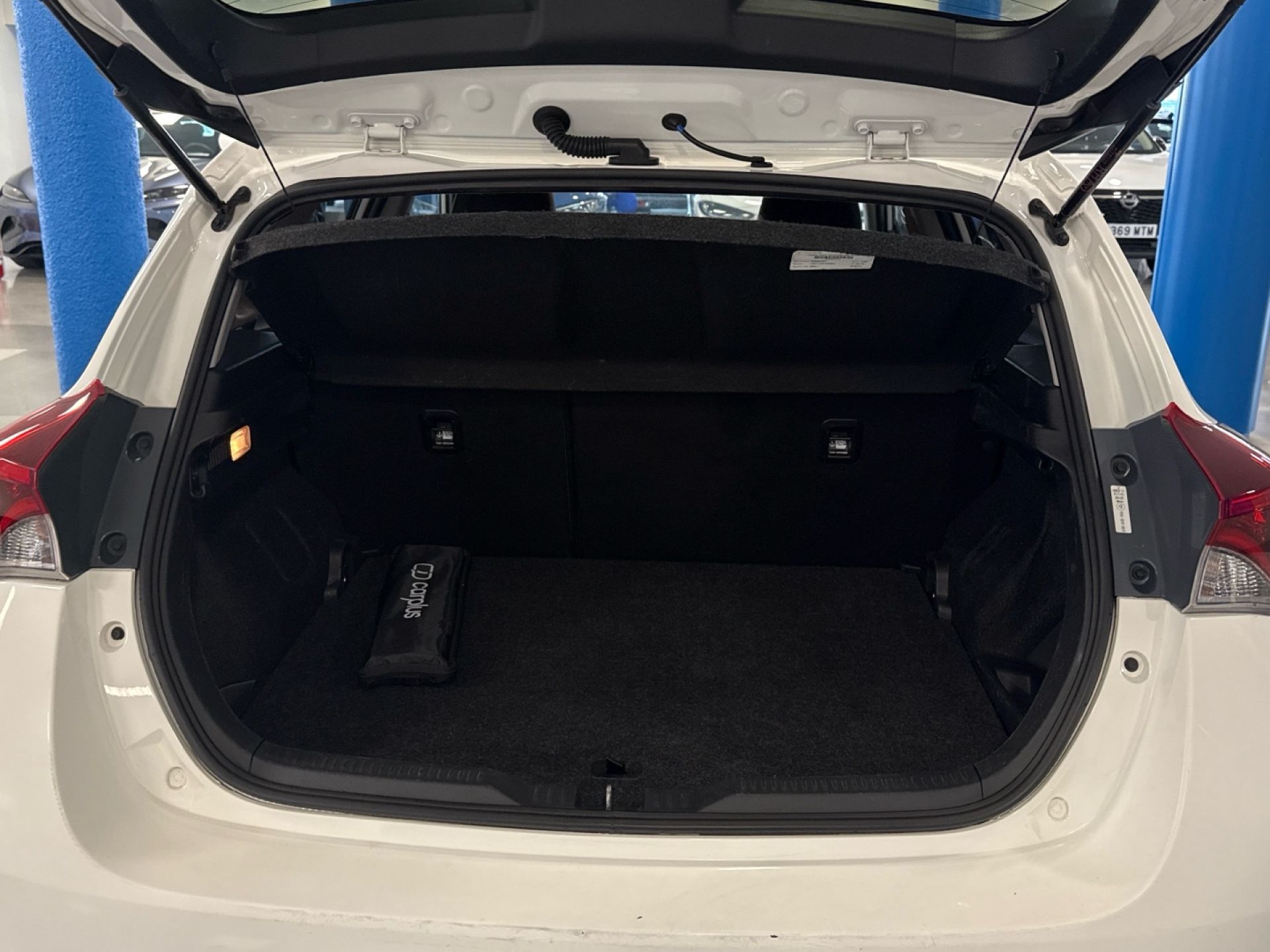 TOYOTA Auris - 11