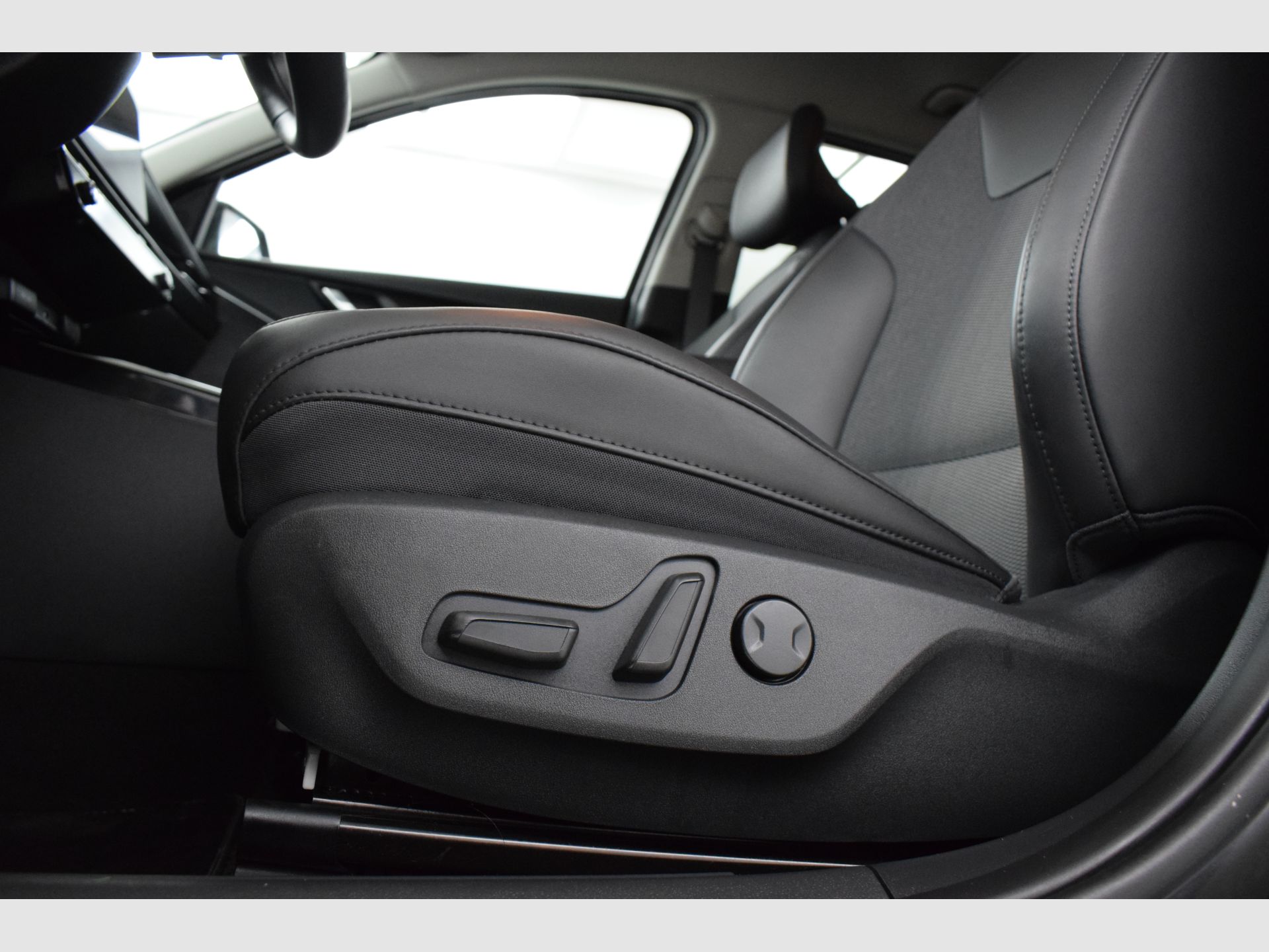 Kia Niro - 11