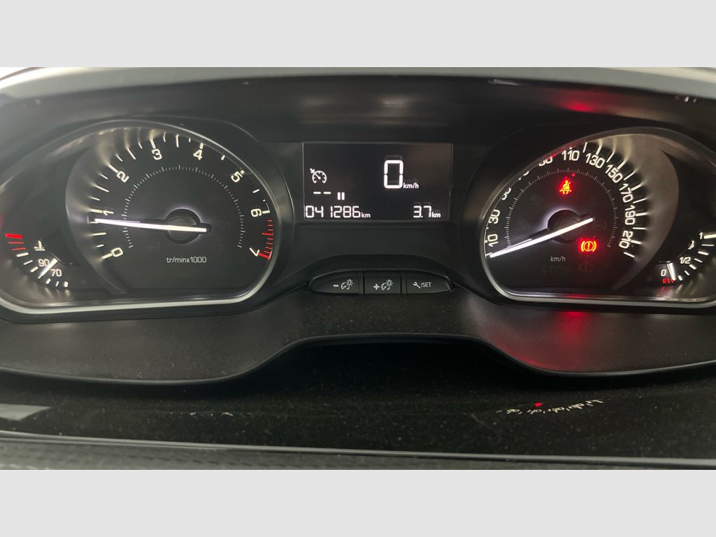 Peugeot 2008 - 10