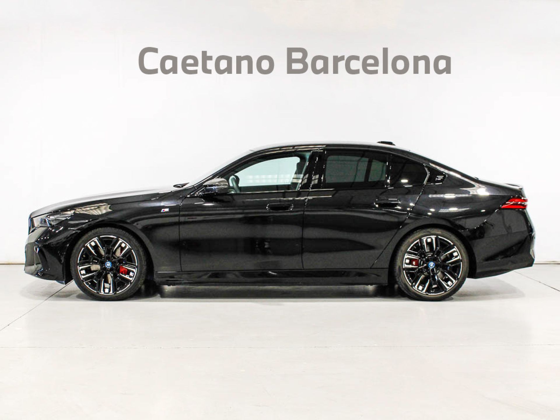 BMW i5 - 3