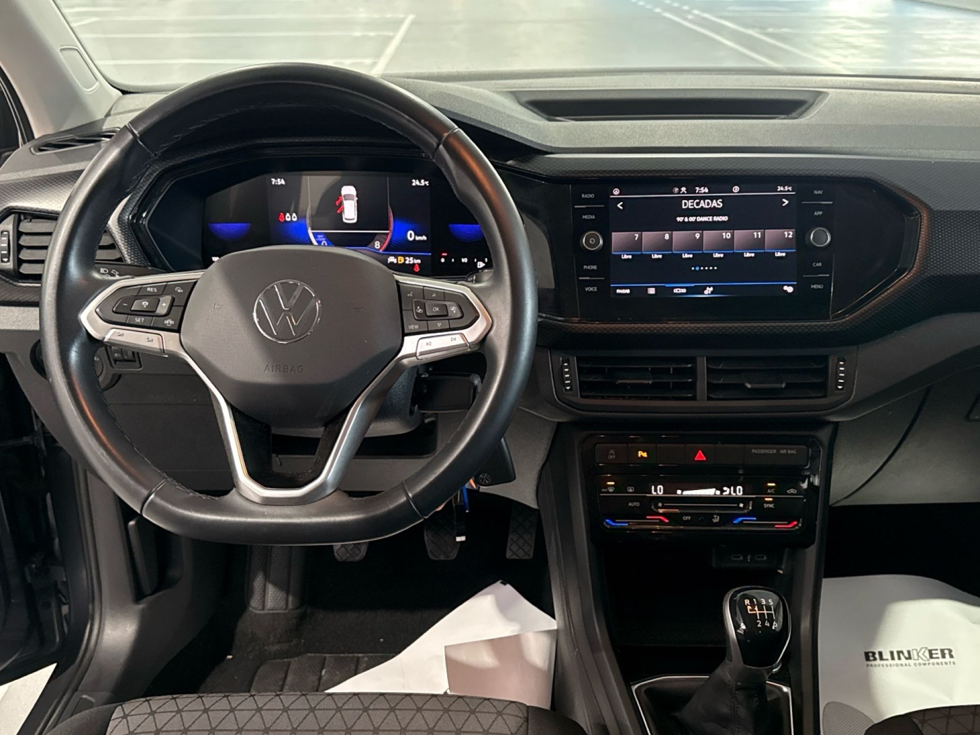 Volkswagen T-Cross - 10