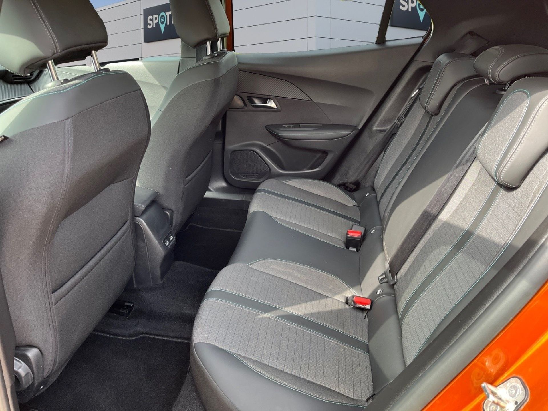 Peugeot 2008 - 12
